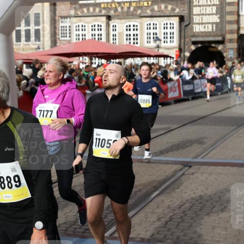 05.10.2025 - 20. swb-Marathon Bremen Yannick Fuchs http://msf.ph/oto/9225834 05.10.2025 11:00:22 Ziel 7177, 7621, 9495, 9672, 10345, 10889, 10919, 10985, 11050, 11063, 11125, 11600, 11713 meine-sportfotos.de