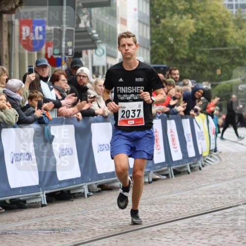 05.10.2025 - 20. swb-Marathon Bremen Strokosch-Dieckow http://msf.ph/oto/9225850 05.10.2025 12:20:25 Ziel 2037 meine-sportfotos.de