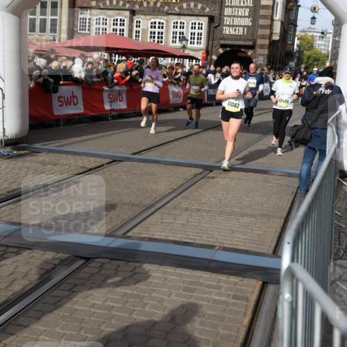 05.10.2025 - 20. swb-Marathon Bremen Yannick Fuchs http://msf.ph/oto/9225883 05.10.2025 11:00:25 Ziel 7177, 9495, 9672, 10345, 10406, 10492, 10889, 10919, 10985, 11050, 11063, 11263, 11424, 11699, 11713 meine-sportfotos.de