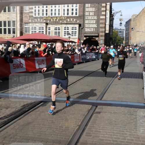 05.10.2025 - 20. swb-Marathon Bremen Yannick Fuchs http://msf.ph/oto/9225890 05.10.2025 10:57:08 Ziel 9451, 9797, 9937, 10069, 10105, 10397, 10867, 11168, 11435 meine-sportfotos.de
