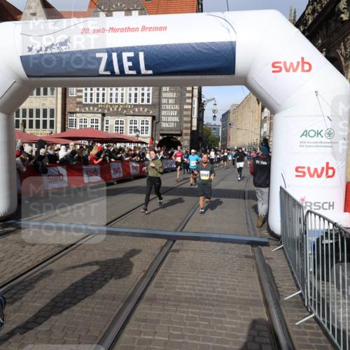 05.10.2025 - 20. swb-Marathon Bremen Yannick Fuchs http://msf.ph/oto/9225938 05.10.2025 10:57:08 Ziel 9451, 9797, 9937, 10069, 10105, 10397, 10867, 11168, 11435 meine-sportfotos.de