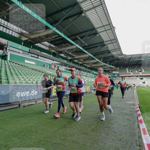 05.10.2025 - 20. swb-Marathon Bremen Michael Burmester http://msf.ph/oto/9225981 05.10.2025 10:42:39 Laufen im Stadion 7069, 8225, 8865, 9212, 9276, 9288, 9410, 9476, 9481, 9519, 9557, 9648, 9664, 9680, 9726, 9734, 9760, 9798, 9806, 9815, 9826, 9945, 9972, 9999, 10031, 10074, 10082, 10087, 10239, 10245, 10248, 10264, 10365, 10366, 10396, 10412, 10415, 10417, 10463, 10499, 10684, 10824, 10860, 10861, 10943, 11030, 11073, 11112, 11126, 11142, 11170, 11172, 11206, 11395, 11584, 11634, 8533, 9632, 9836, 9837, 9982, 10125, 10148, 10214, 10333, 10706, 10937, 10998 meine-sportfotos.de