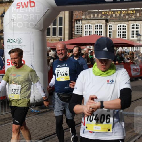 05.10.2025 - 20. swb-Marathon Bremen Yannick Fuchs http://msf.ph/oto/9225997 05.10.2025 11:00:29 Ziel 9495, 10067, 10406, 10492, 10504, 10794, 10985, 11063, 11263, 11424, 11699 meine-sportfotos.de