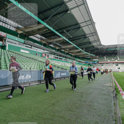 05.10.2025 - 20. swb-Marathon Bremen Michael Burmester http://msf.ph/oto/9226006 05.10.2025 10:42:56 Laufen im Stadion 8225, 9185, 9212, 9276, 9288, 9410, 9476, 9481, 9493, 9526, 9557, 9648, 9664, 9675, 9680, 9726, 9731, 9732, 9734, 9736, 9760, 9784, 9806, 9822, 9823, 9826, 9848, 9861, 9912, 9945, 9972, 9999, 10074, 10146, 10245, 10264, 10316, 10365, 10366, 10396, 10412, 10415, 10417, 10433, 10463, 10596, 10684, 10849, 10860, 10861, 10962, 10969, 11030, 11073, 11083, 11112, 11126, 11142, 11157, 11161, 11170, 11172, 11215, 11240, 11242, 11404, 11536, 9519 meine-sportfotos.de