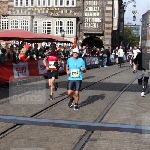 05.10.2025 - 20. swb-Marathon Bremen Yannick Fuchs http://msf.ph/oto/9226013 05.10.2025 10:57:11 Ziel 5172, 9451, 9797, 9937, 10069, 10867, 11168, 11435, 11566 meine-sportfotos.de