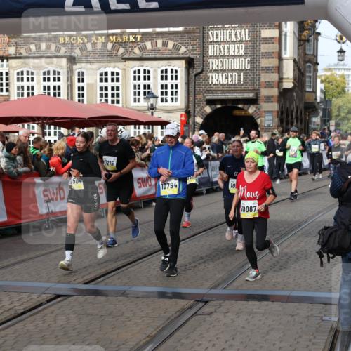 05.10.2025 - 20. swb-Marathon Bremen Yannick Fuchs http://msf.ph/oto/9226035 05.10.2025 11:00:32 Ziel 7215, 9173, 10067, 10217, 10406, 10492, 10504, 10794, 10930, 11063, 11263, 11424, 11699 meine-sportfotos.de