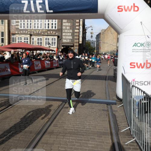 05.10.2025 - 20. swb-Marathon Bremen Yannick Fuchs http://msf.ph/oto/9226075 05.10.2025 10:57:12 Ziel 5172, 9231, 9314, 9451, 9797, 9937, 10069, 10867, 11168, 11435, 11566 meine-sportfotos.de