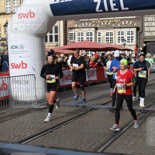 05.10.2025 - 20. swb-Marathon Bremen Yannick Fuchs http://msf.ph/oto/9226095 05.10.2025 11:00:33 Ziel 7215, 9173, 10067, 10071, 10217, 10406, 10492, 10504, 10794, 10930, 11263, 11424, 11619, 11699 meine-sportfotos.de