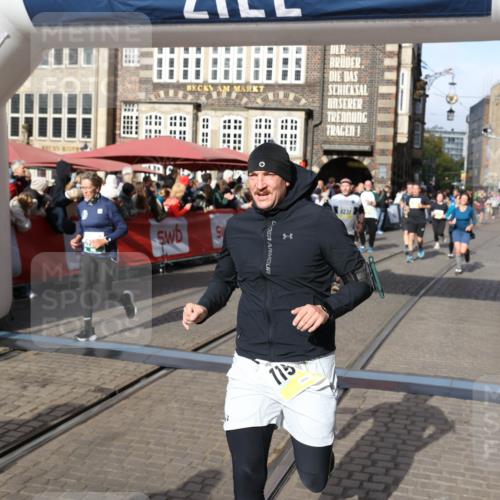05.10.2025 - 20. swb-Marathon Bremen Yannick Fuchs http://msf.ph/oto/9226107 05.10.2025 10:57:13 Ziel 5172, 9231, 9314, 9451, 9797, 9937, 10069, 10867, 11435, 11566 meine-sportfotos.de