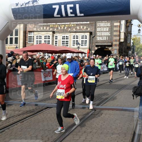 05.10.2025 - 20. swb-Marathon Bremen Yannick Fuchs http://msf.ph/oto/9226109 05.10.2025 11:00:34 Ziel 7215, 9173, 10067, 10071, 10217, 10504, 10794, 10930, 11424, 11595, 11619, 11699 meine-sportfotos.de