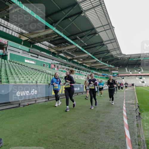 05.10.2025 - 20. swb-Marathon Bremen Michael Burmester http://msf.ph/oto/9226124 05.10.2025 10:44:08 Laufen im Stadion 8844, 9011, 9273, 9373, 9374, 9380, 9386, 9453, 9470, 9479, 9561, 9572, 9667, 9724, 9819, 9895, 9911, 9984, 10036, 10040, 10280, 10288, 10320, 10355, 10364, 10440, 10441, 10442, 10448, 10491, 10512, 10540, 10552, 10574, 10665, 10705, 10707, 10831, 10839, 10984, 11027, 11072, 11088, 11135, 11191, 11204, 11252, 11318, 11345, 11381, 11388, 11539, 11548, 11560, 11568, 11635, 9731, 9732, 9848, 9867, 10183, 10315, 10399, 10433, 10435 meine-sportfotos.de