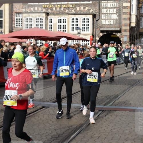 05.10.2025 - 20. swb-Marathon Bremen Yannick Fuchs http://msf.ph/oto/9226144 05.10.2025 11:00:34 Ziel 7215, 9173, 10067, 10071, 10217, 10504, 10794, 10930, 11424, 11595, 11619, 11699 meine-sportfotos.de