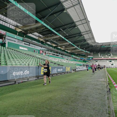 05.10.2025 - 20. swb-Marathon Bremen Michael Burmester http://msf.ph/oto/9226171 05.10.2025 10:44:26 Laufen im Stadion 7007, 8844, 9011, 9012, 9273, 9303, 9373, 9374, 9386, 9453, 9470, 9479, 9567, 9572, 9631, 9667, 9724, 9819, 9899, 10036, 10040, 10273, 10280, 10355, 10364, 10440, 10441, 10442, 10448, 10540, 10574, 10665, 10705, 10707, 10831, 10839, 10984, 11027, 11060, 11072, 11088, 11135, 11191, 11204, 11252, 11293, 11318, 11381, 11385, 11388, 11448, 11539, 11544, 11548, 11557, 11560, 11568, 11635, 9273, 9380, 9561, 9819, 9895, 9911, 9984, 10288, 10320, 10435, 10512, 10552 meine-sportfotos.de