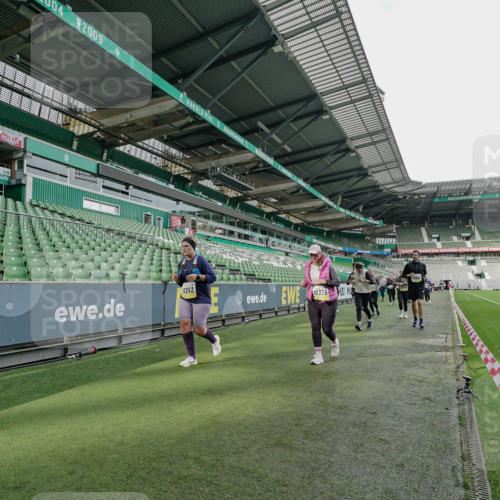 05.10.2025 - 20. swb-Marathon Bremen Michael Burmester http://msf.ph/oto/9226183 05.10.2025 10:44:34 Laufen im Stadion 7007, 8844, 9011, 9012, 9264, 9303, 9373, 9374, 9386, 9453, 9479, 9567, 9572, 9631, 9667, 9724, 9767, 9768, 9899, 9970, 10114, 10115, 10273, 10280, 10355, 10364, 10440, 10441, 10442, 10574, 10647, 10665, 10707, 10839, 10846, 10984, 11027, 11060, 11072, 11135, 11191, 11252, 11293, 11318, 11381, 11385, 11448, 11539, 11544, 11557, 11560, 11568, 11635, 9273, 9380, 9470, 9819, 9895, 9911, 9984, 10036, 10288, 10320, 10552 meine-sportfotos.de