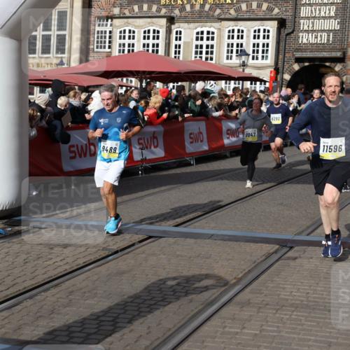 05.10.2025 - 20. swb-Marathon Bremen Yannick Fuchs http://msf.ph/oto/9226187 05.10.2025 10:57:23 Ziel 9292, 9450, 9489, 9577, 9844, 9947, 10169, 10293, 10545, 10657, 10917, 11015, 11138, 11202, 11434, 11596, 11686 meine-sportfotos.de