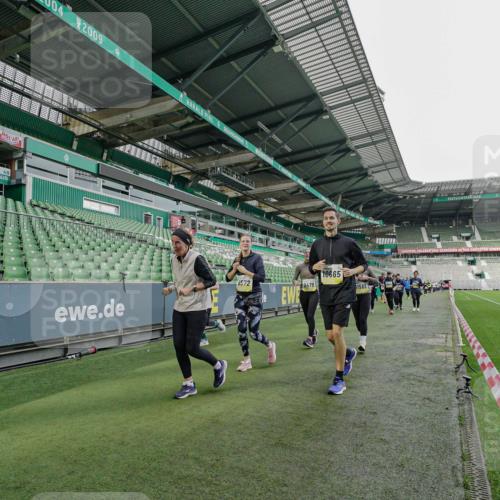 05.10.2025 - 20. swb-Marathon Bremen Michael Burmester http://msf.ph/oto/9226198 05.10.2025 10:44:37 Laufen im Stadion 7007, 8844, 9012, 9264, 9303, 9342, 9373, 9374, 9453, 9479, 9567, 9572, 9631, 9667, 9724, 9767, 9768, 9899, 9970, 10114, 10115, 10190, 10273, 10280, 10339, 10340, 10355, 10364, 10379, 10440, 10441, 10442, 10647, 10665, 10839, 10846, 10984, 11027, 11060, 11072, 11117, 11118, 11135, 11252, 11293, 11318, 11367, 11378, 11381, 11385, 11407, 11448, 11539, 11544, 11557, 11560, 11568, 11635, 9011, 9273, 9380, 9386, 9470, 9819, 9895, 9911, 9984, 10036, 10288, 10320 meine-sportfotos.de