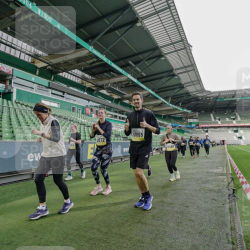 05.10.2025 - 20. swb-Marathon Bremen Michael Burmester http://msf.ph/oto/9226204 05.10.2025 10:44:37 Laufen im Stadion 7007, 8844, 9012, 9264, 9303, 9342, 9373, 9374, 9453, 9479, 9567, 9572, 9631, 9667, 9724, 9767, 9768, 9899, 9970, 10114, 10115, 10190, 10273, 10280, 10339, 10340, 10355, 10364, 10379, 10440, 10441, 10442, 10647, 10665, 10839, 10846, 10984, 11027, 11060, 11072, 11117, 11118, 11135, 11252, 11293, 11318, 11367, 11378, 11381, 11385, 11407, 11448, 11539, 11544, 11557, 11560, 11568, 11635, 9011, 9273, 9380, 9386, 9470, 9819, 9895, 9911, 9984, 10036, 10288, 10320 meine-sportfotos.de