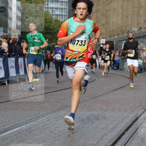 05.10.2025 - 20. swb-Marathon Bremen Strokosch-Dieckow http://msf.ph/oto/9226217 05.10.2025 10:49:05 Ziel 7202, 9014, 9216, 9317, 9457, 9556, 10016, 10221, 10449, 10733, 11673, 11695 meine-sportfotos.de