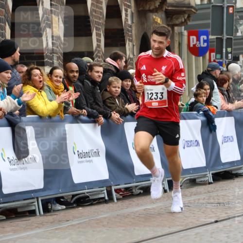 05.10.2025 - 20. swb-Marathon Bremen Strokosch-Dieckow http://msf.ph/oto/9226302 05.10.2025 12:20:59 Ziel 282, 1233 meine-sportfotos.de