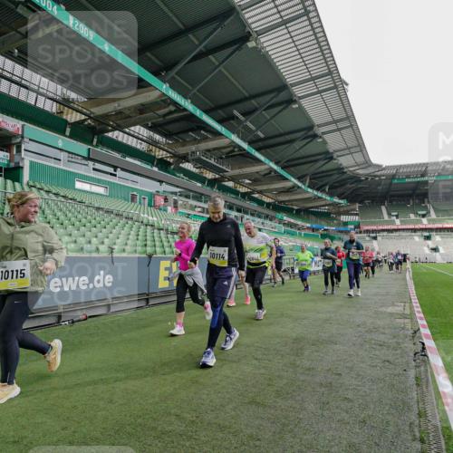 05.10.2025 - 20. swb-Marathon Bremen Michael Burmester http://msf.ph/oto/9226309 05.10.2025 10:45:09 Laufen im Stadion 7007, 7109, 7110, 8476, 9012, 9242, 9264, 9303, 9342, 9441, 9567, 9631, 9756, 9767, 9768, 9899, 9948, 9970, 10000, 10114, 10115, 10190, 10273, 10282, 10292, 10339, 10340, 10379, 10622, 10647, 10671, 10728, 10752, 10808, 10842, 10846, 10957, 11060, 11085, 11117, 11118, 11139, 11264, 11293, 11367, 11375, 11378, 11385, 11407, 11448, 11541, 11544, 11557, 7007, 8844, 9303, 9479, 9572, 9667, 10355, 10364, 10665, 10984, 11072, 11252, 11318, 11448, 11560 meine-sportfotos.de