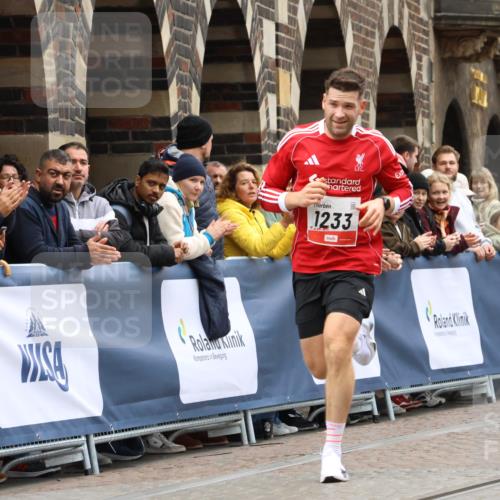 05.10.2025 - 20. swb-Marathon Bremen Strokosch-Dieckow http://msf.ph/oto/9226320 05.10.2025 12:20:59 Ziel 282, 1233 meine-sportfotos.de