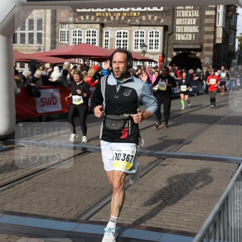 05.10.2025 - 20. swb-Marathon Bremen Yannick Fuchs http://msf.ph/oto/9226326 05.10.2025 10:57:29 Ziel 7101, 9260, 9292, 9450, 9489, 9550, 9844, 9947, 10169, 10281, 10367, 10645, 10657, 10950, 11015, 11596, 11606 meine-sportfotos.de