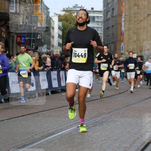 05.10.2025 - 20. swb-Marathon Bremen Strokosch-Dieckow http://msf.ph/oto/9226332 05.10.2025 10:49:08 Ziel 7202, 9014, 9333, 9457, 9556, 10016, 10221, 10449, 11057, 11673, 11695 meine-sportfotos.de