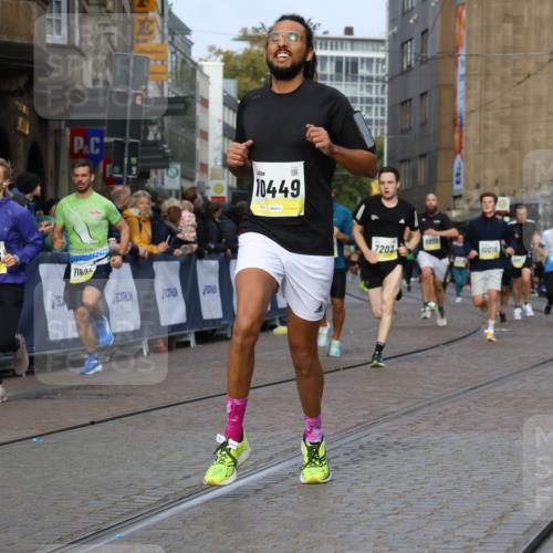 05.10.2025 - 20. swb-Marathon Bremen Strokosch-Dieckow http://msf.ph/oto/9226348 05.10.2025 10:49:08 Ziel 7202, 9014, 9333, 9457, 9556, 10016, 10221, 10449, 11057, 11673, 11695 meine-sportfotos.de