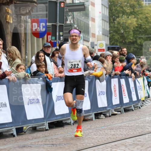 05.10.2025 - 20. swb-Marathon Bremen Strokosch-Dieckow http://msf.ph/oto/9226367 05.10.2025 12:21:02 Ziel 282, 1233 meine-sportfotos.de