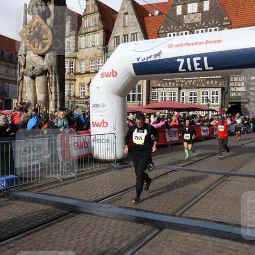 05.10.2025 - 20. swb-Marathon Bremen Yannick Fuchs http://msf.ph/oto/9226372 05.10.2025 10:57:32 Ziel 7101, 9215, 9260, 9292, 9450, 9550, 9844, 10169, 10281, 10367, 10645, 10950, 11606 meine-sportfotos.de