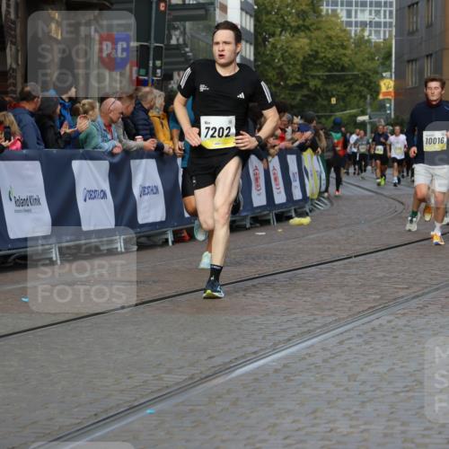 05.10.2025 - 20. swb-Marathon Bremen Strokosch-Dieckow http://msf.ph/oto/9226392 05.10.2025 10:49:10 Ziel 7202, 9333, 9457, 9556, 10016, 10221, 10449, 11057, 11673, 11695 meine-sportfotos.de