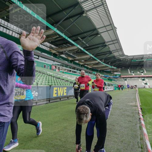 05.10.2025 - 20. swb-Marathon Bremen Michael Burmester http://msf.ph/oto/9226398 05.10.2025 10:45:24 Laufen im Stadion 7109, 7110, 8476, 9203, 9242, 9264, 9342, 9441, 9567, 9756, 9767, 9768, 9948, 9970, 10000, 10114, 10115, 10186, 10190, 10201, 10282, 10292, 10339, 10340, 10379, 10472, 10602, 10622, 10647, 10671, 10728, 10752, 10808, 10842, 10846, 10957, 11020, 11029, 11060, 11068, 11085, 11117, 11118, 11139, 11264, 11367, 11375, 11378, 11407, 11541, 11557, 7007, 9012, 9303, 9479, 9572, 9631, 9667, 9899, 10273, 10665, 10984, 11072, 11293, 11385, 11448, 11544 meine-sportfotos.de