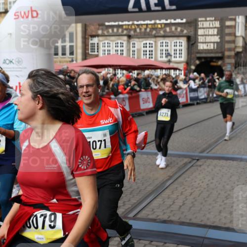 05.10.2025 - 20. swb-Marathon Bremen Yannick Fuchs http://msf.ph/oto/9226399 05.10.2025 11:00:43 Ziel 7178, 9177, 9271, 9531, 10063, 10071, 10079, 10518, 11003, 11071, 11162, 11255, 11511, 11534, 11595, 11610, 11619 meine-sportfotos.de