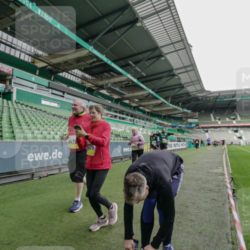 05.10.2025 - 20. swb-Marathon Bremen Michael Burmester http://msf.ph/oto/9226403 05.10.2025 10:45:25 Laufen im Stadion 7109, 7110, 8476, 9203, 9242, 9264, 9342, 9441, 9567, 9756, 9767, 9768, 9948, 9970, 10000, 10114, 10115, 10186, 10190, 10201, 10282, 10292, 10339, 10340, 10379, 10472, 10602, 10622, 10647, 10671, 10728, 10752, 10808, 10842, 10846, 10957, 11020, 11029, 11060, 11068, 11085, 11117, 11118, 11139, 11264, 11367, 11375, 11378, 11407, 11541, 11557, 7007, 9012, 9303, 9479, 9567, 9631, 9667, 9899, 10273, 10665, 10984, 11072, 11293, 11385, 11448, 11544, 11557 meine-sportfotos.de