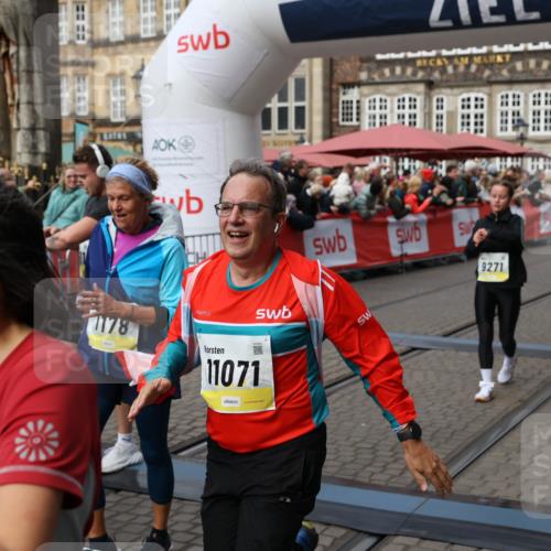 05.10.2025 - 20. swb-Marathon Bremen Yannick Fuchs http://msf.ph/oto/9226404 05.10.2025 11:00:43 Ziel 7178, 9177, 9271, 9531, 10063, 10071, 10079, 10518, 11003, 11071, 11162, 11255, 11511, 11534, 11595, 11610, 11619 meine-sportfotos.de