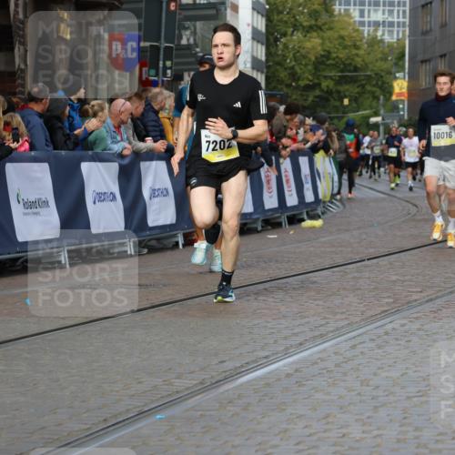 05.10.2025 - 20. swb-Marathon Bremen Strokosch-Dieckow http://msf.ph/oto/9226408 05.10.2025 10:49:10 Ziel 7202, 9333, 9457, 9556, 10016, 10221, 10449, 11057, 11673, 11695 meine-sportfotos.de