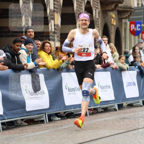 05.10.2025 - 20. swb-Marathon Bremen Strokosch-Dieckow http://msf.ph/oto/9226428 05.10.2025 12:21:03 Ziel 282 meine-sportfotos.de