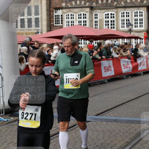 05.10.2025 - 20. swb-Marathon Bremen Yannick Fuchs http://msf.ph/oto/9226445 05.10.2025 11:00:46 Ziel 7178, 9271, 9272, 9858, 10079, 10518, 11034, 11071, 11162, 11255, 11511, 11610 meine-sportfotos.de