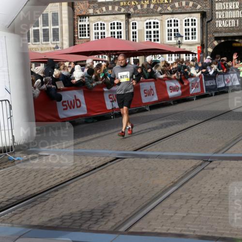 05.10.2025 - 20. swb-Marathon Bremen Yannick Fuchs http://msf.ph/oto/9226446 05.10.2025 10:57:35 Ziel 7101, 9000, 9215, 9550, 9625, 10139, 10281, 10367, 10645, 10950, 11606 meine-sportfotos.de