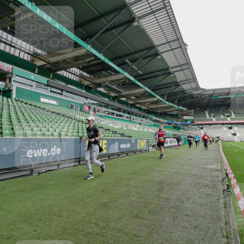 05.10.2025 - 20. swb-Marathon Bremen Michael Burmester http://msf.ph/oto/9226454 05.10.2025 10:45:49 Laufen im Stadion 7410, 9203, 9420, 9465, 9643, 9838, 9869, 10000, 10023, 10083, 10186, 10201, 10220, 10312, 10450, 10465, 10472, 10496, 10575, 10602, 10728, 10752, 10759, 10808, 10949, 10976, 11020, 11029, 11036, 11068, 11082, 11332, 11438, 11541, 7109, 7110, 8476, 9242, 9264, 9342, 9441, 9756, 9767, 9768, 9948, 10114, 10115, 10190, 10282, 10292, 10339, 10340, 10379, 10622, 10647, 10671, 10752, 10808, 10842, 10846, 10957, 11085, 11117, 11118, 11139, 11264, 11367, 11375, 11378 meine-sportfotos.de