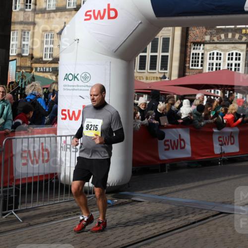 05.10.2025 - 20. swb-Marathon Bremen Yannick Fuchs http://msf.ph/oto/9226455 05.10.2025 10:57:36 Ziel 7101, 9000, 9215, 9550, 9625, 9904, 9914, 9962, 10139, 10281, 10645, 10950, 11606 meine-sportfotos.de