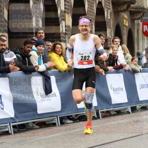 05.10.2025 - 20. swb-Marathon Bremen Strokosch-Dieckow http://msf.ph/oto/9226460 05.10.2025 12:21:03 Ziel 282 meine-sportfotos.de