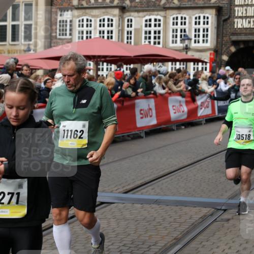 05.10.2025 - 20. swb-Marathon Bremen Yannick Fuchs http://msf.ph/oto/9226463 05.10.2025 11:00:46 Ziel 7178, 9271, 9272, 9858, 10079, 10518, 11034, 11071, 11162, 11255, 11511, 11610 meine-sportfotos.de
