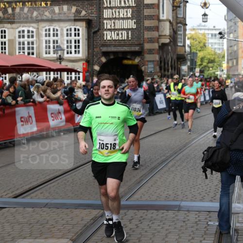 05.10.2025 - 20. swb-Marathon Bremen Yannick Fuchs http://msf.ph/oto/9226470 05.10.2025 11:00:47 Ziel 9271, 9272, 9858, 10079, 10518, 10872, 11034, 11071, 11162, 11511 meine-sportfotos.de
