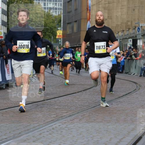 05.10.2025 - 20. swb-Marathon Bremen Strokosch-Dieckow http://msf.ph/oto/9226477 05.10.2025 10:49:12 Ziel 7202, 9333, 9457, 9556, 10016, 10221, 10715, 11057, 11673 meine-sportfotos.de