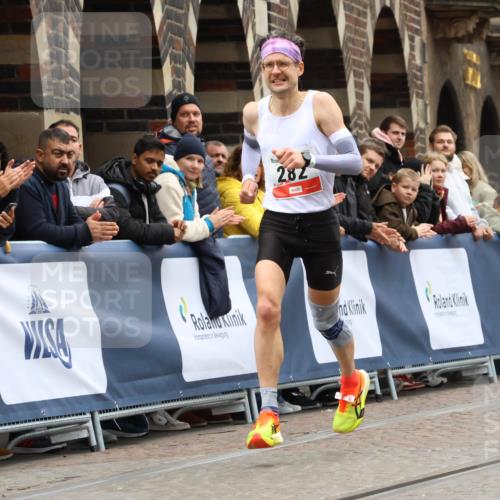 05.10.2025 - 20. swb-Marathon Bremen Strokosch-Dieckow http://msf.ph/oto/9226486 05.10.2025 12:21:03 Ziel 282 meine-sportfotos.de