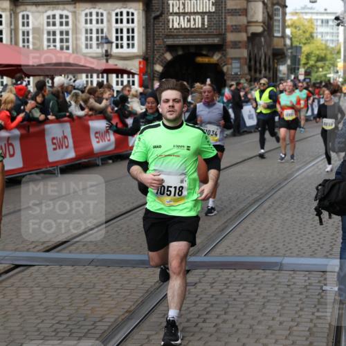 05.10.2025 - 20. swb-Marathon Bremen Yannick Fuchs http://msf.ph/oto/9226487 05.10.2025 11:00:47 Ziel 9271, 9272, 9858, 10079, 10518, 10872, 11034, 11071, 11162, 11511 meine-sportfotos.de