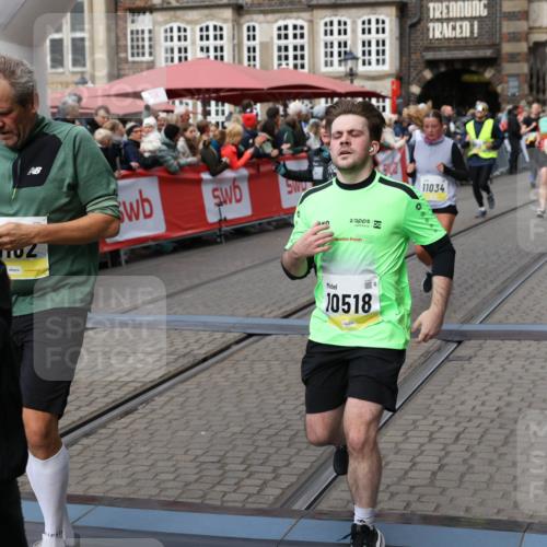 05.10.2025 - 20. swb-Marathon Bremen Yannick Fuchs http://msf.ph/oto/9226497 05.10.2025 11:00:48 Ziel 9271, 9272, 9858, 10079, 10518, 10872, 10901, 11034, 11071, 11162, 11511 meine-sportfotos.de
