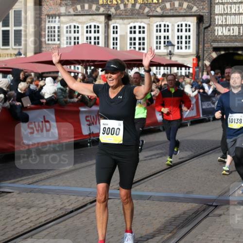 05.10.2025 - 20. swb-Marathon Bremen Yannick Fuchs http://msf.ph/oto/9226498 05.10.2025 10:57:38 Ziel 9000, 9215, 9625, 9904, 9914, 9962, 10139, 10645, 10739, 10950, 11360, 11606 meine-sportfotos.de