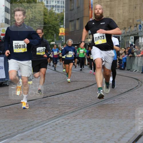 05.10.2025 - 20. swb-Marathon Bremen Strokosch-Dieckow http://msf.ph/oto/9226503 05.10.2025 10:49:12 Ziel 7202, 9333, 9457, 9556, 10016, 10221, 10715, 11057, 11673 meine-sportfotos.de